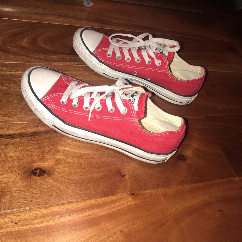 Red Low-top converse